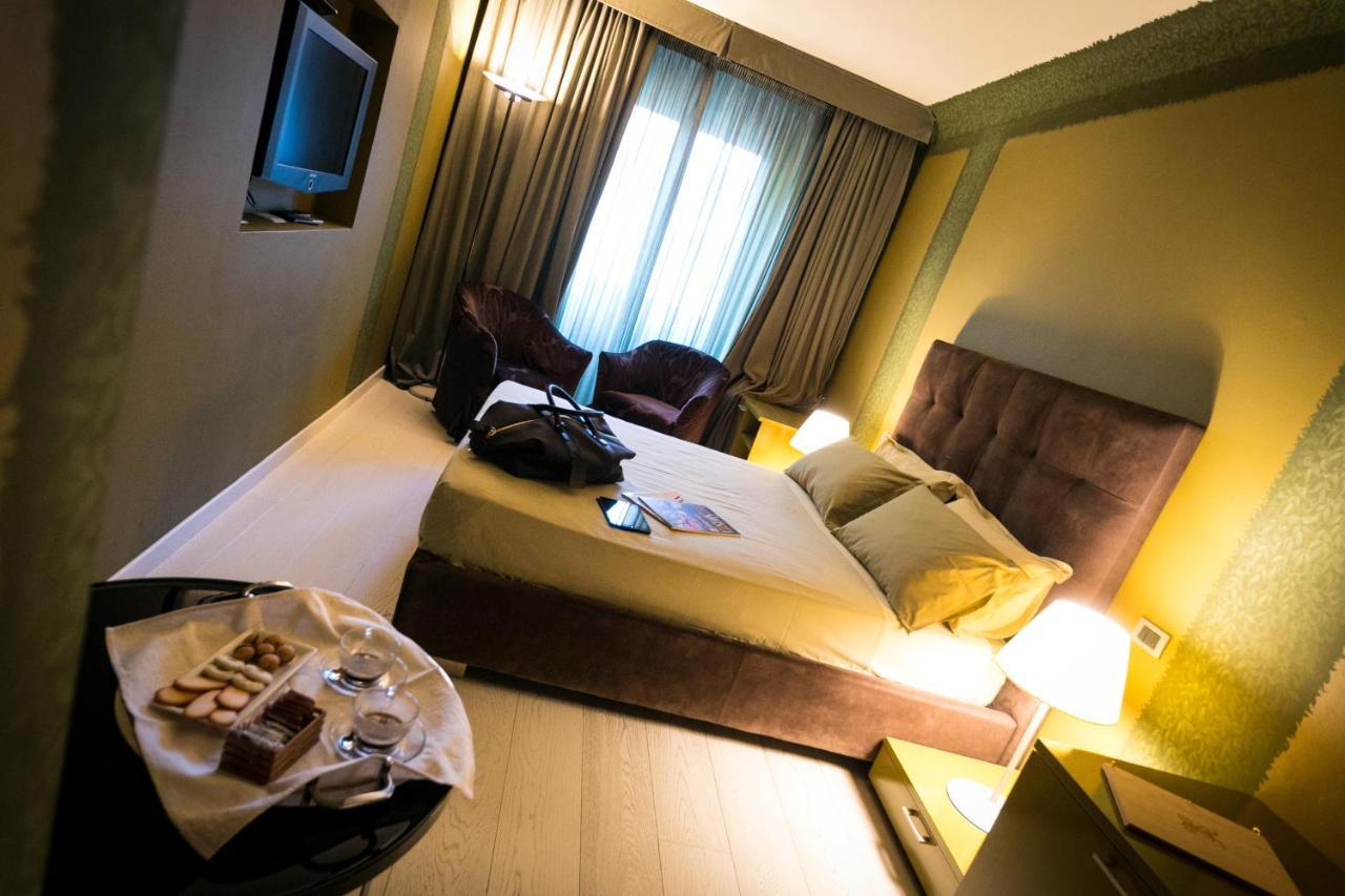 Relais in Charme Castello degli Angeli Hotel Carobbio degli Angeli Buitenkant foto