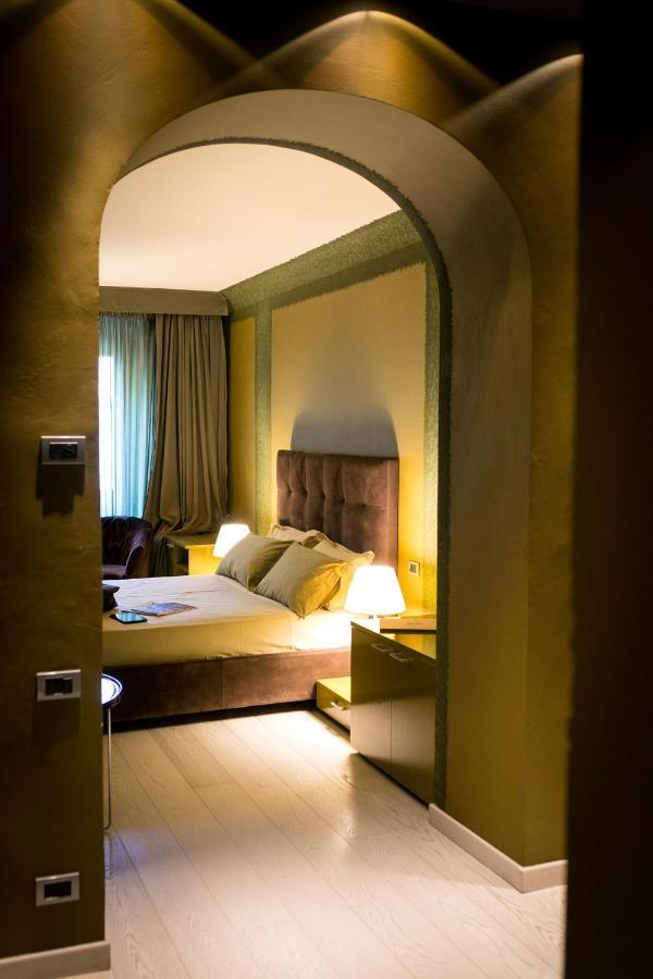 Relais in Charme Castello degli Angeli Hotel Carobbio degli Angeli Buitenkant foto