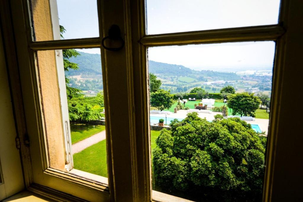 Relais in Charme Castello degli Angeli Hotel Carobbio degli Angeli Buitenkant foto