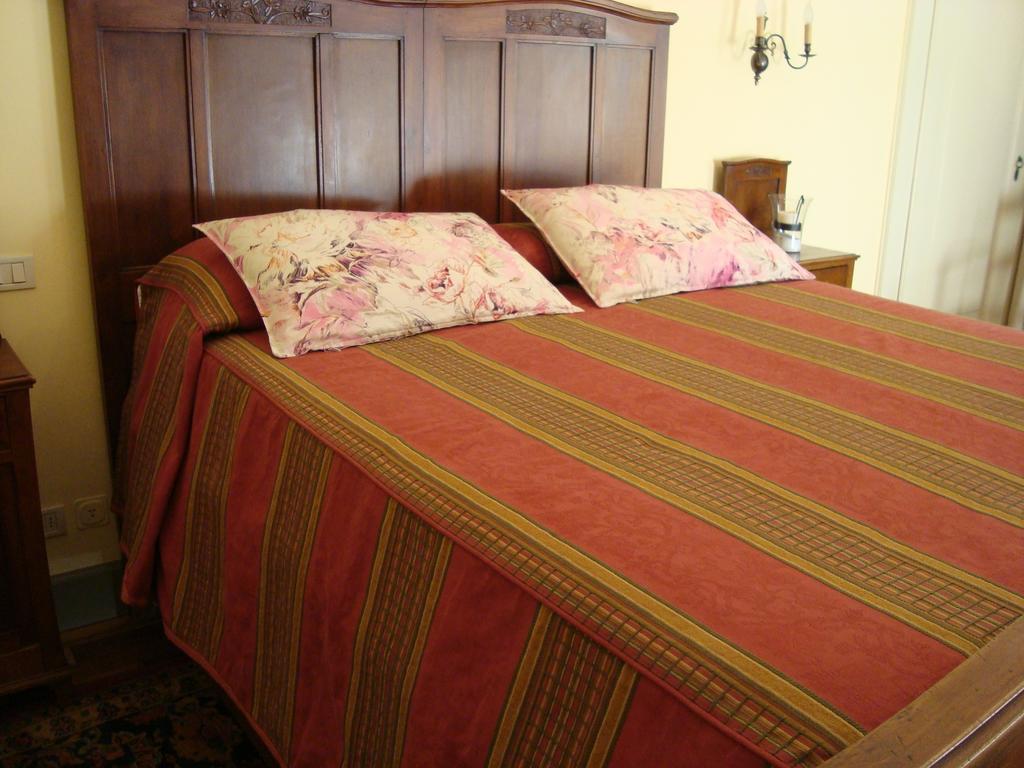 Relais in Charme Castello degli Angeli Hotel Carobbio degli Angeli Kamer foto