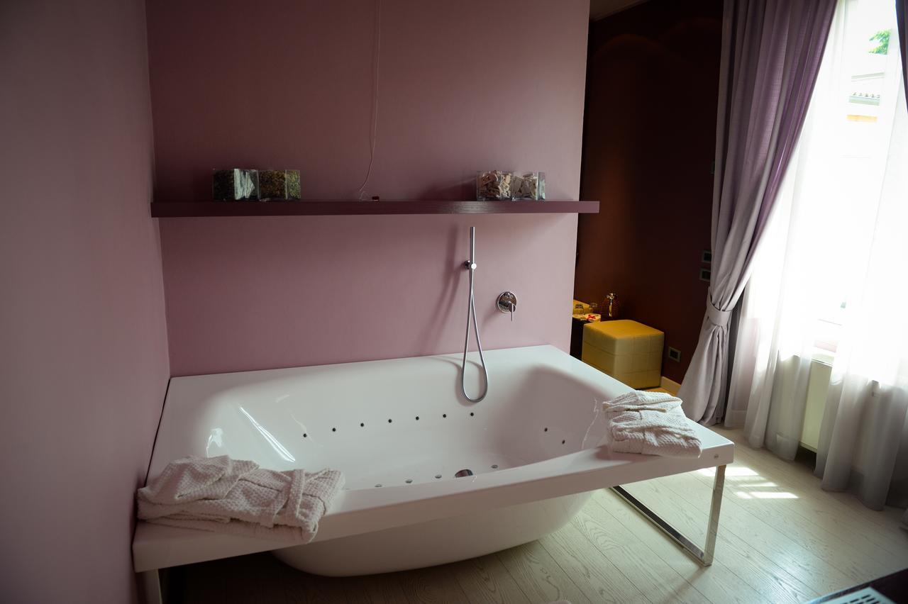 Relais in Charme Castello degli Angeli Hotel Carobbio degli Angeli Buitenkant foto