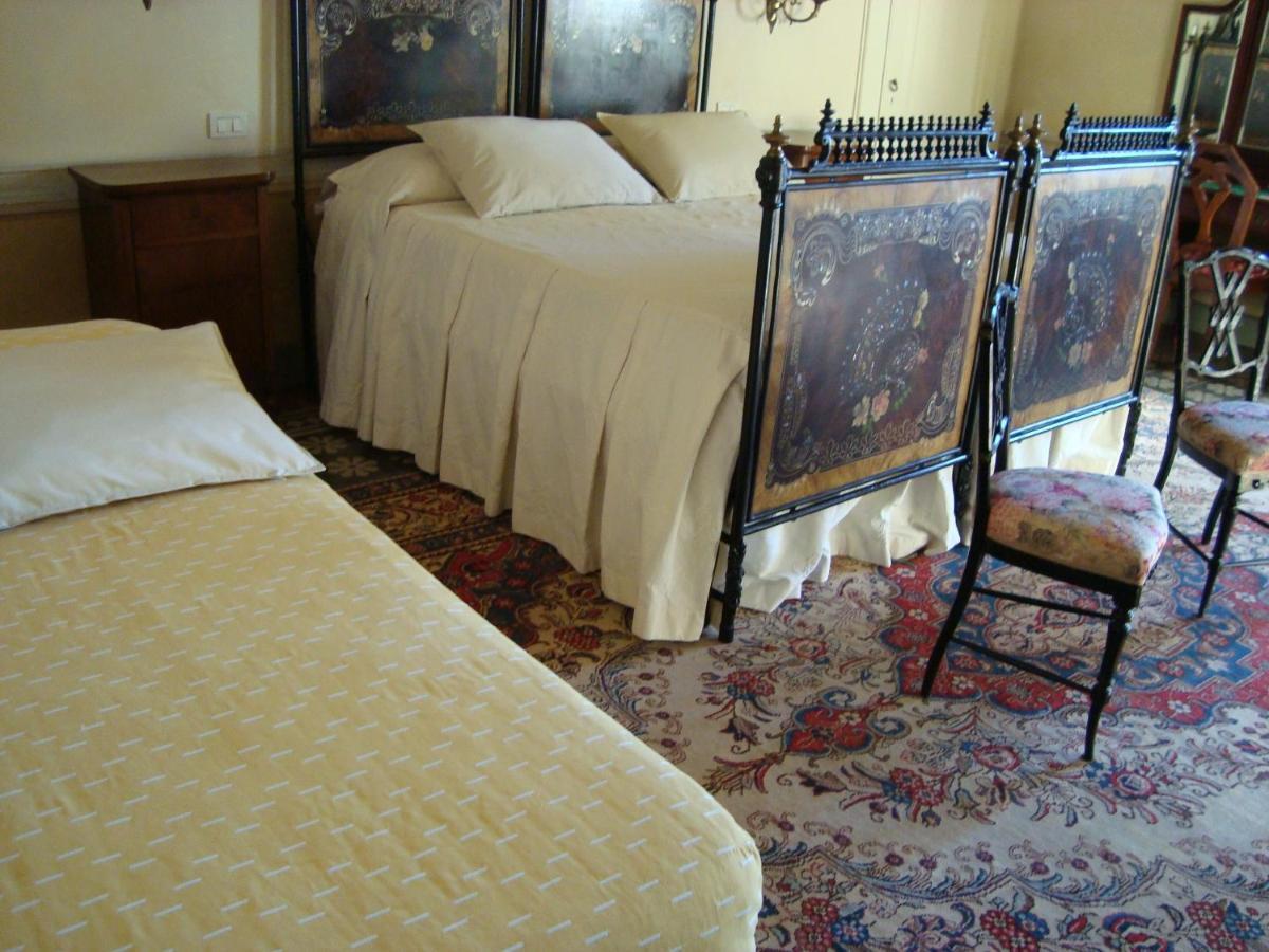 Relais in Charme Castello degli Angeli Hotel Carobbio degli Angeli Kamer foto